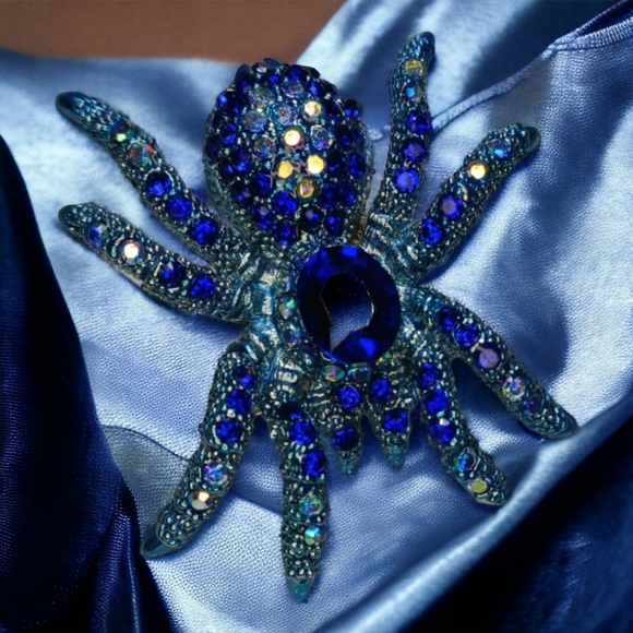 Crystal Bling Tarantula Spider Pin Rhinestone Brooch - Picture 8 of 11
